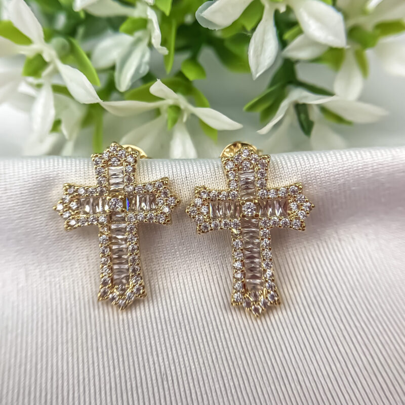 Brinco Grande Cruz Cravejado