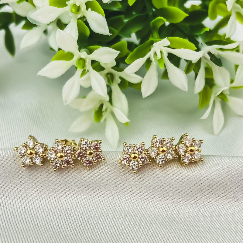 Brinco Ear Cuff Flor de Zircônias