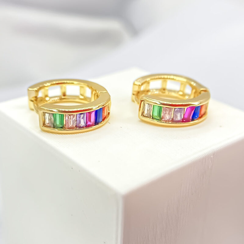 Brinco Argola Cristais Arco-Íris