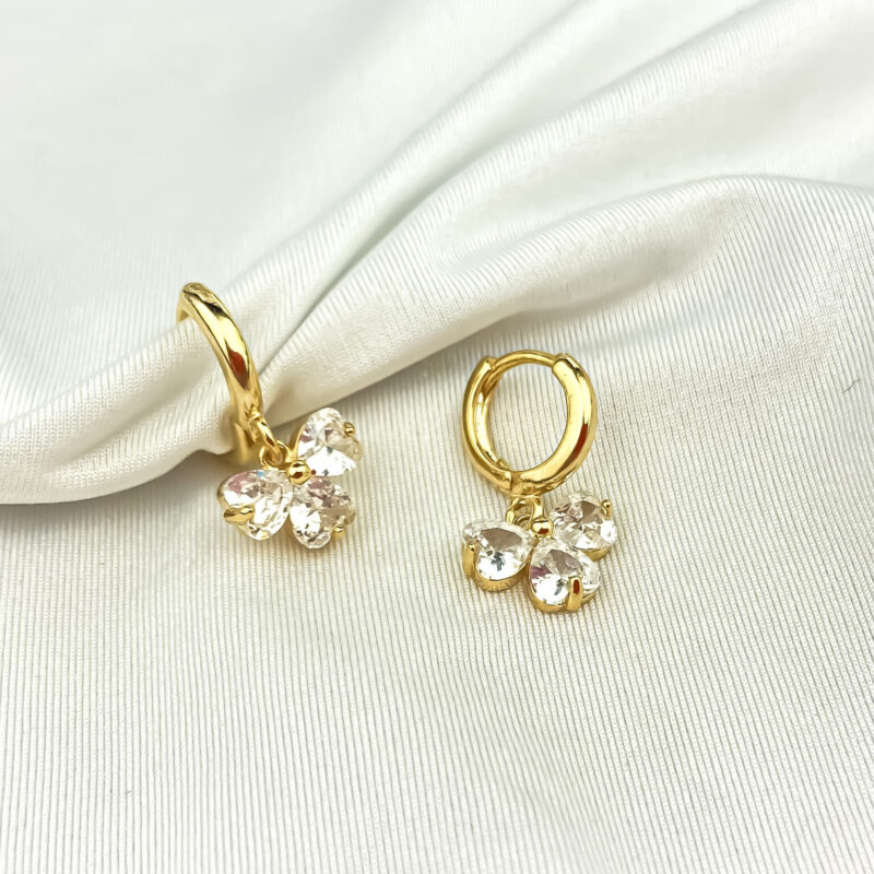 Brinco Argola Borboleta de Cristais