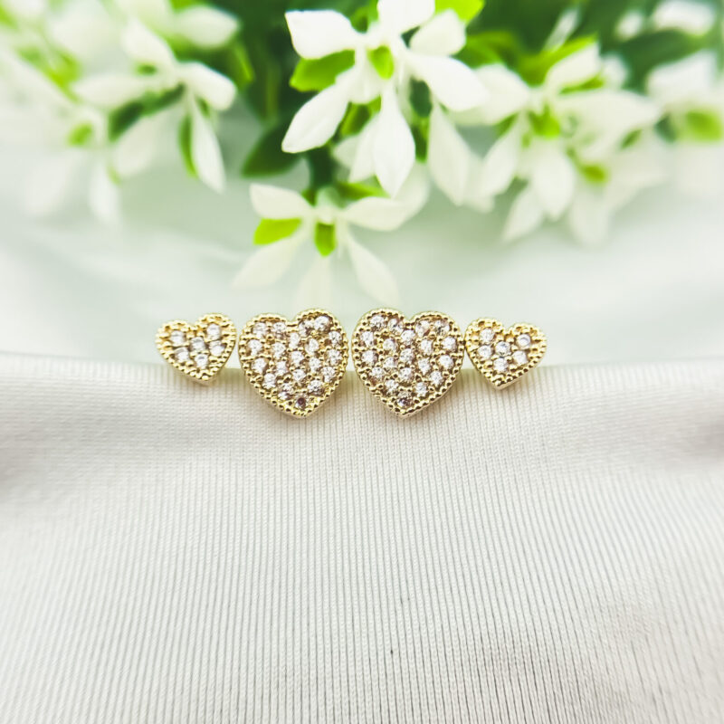 Brinco Kit 1,2 furo Coração Clássico Cravejado