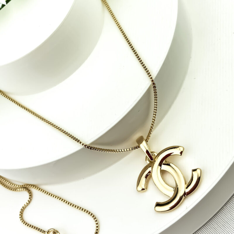 Colar Símbolo Elegance Dourado