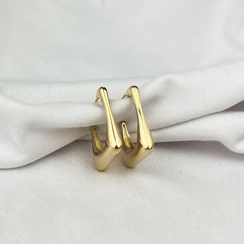 Brinco Meia Argola Dourada